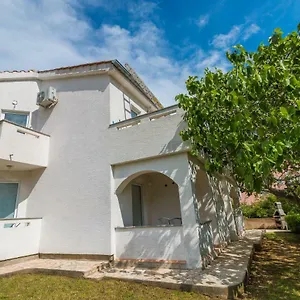 Benkovic Apartment Baška